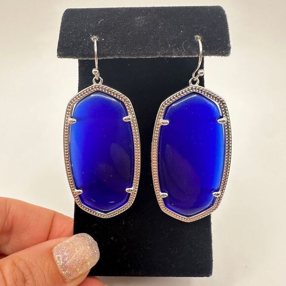 Never Worn Kendra Scott Danielle dangle earrings in Cobalt blue and Silver tone! - Picture 12 of 13
